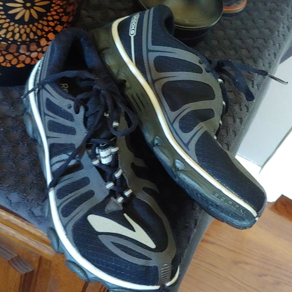 Like New Brooks PureFlow sneaker mens sz. 9.5M - Picture 2 of 14